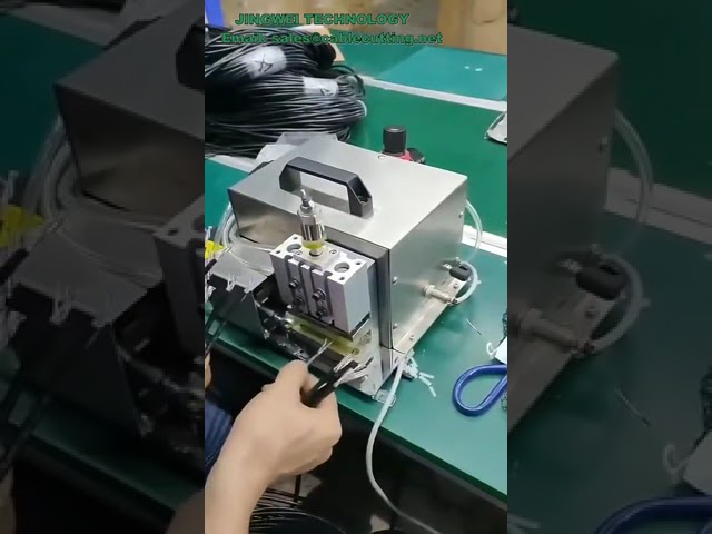 Автомат для выпрямления сетевых кабелей 809D и скручивания экранирующих проводов USB