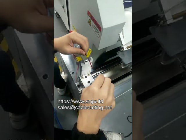 Высокоточная полуавтоматическая этикетировочная машина для полускладных этикеток со штрихкодом