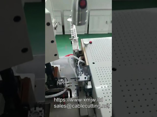 Полностью автоматический станок для обжима клемм микро-USB кабелей